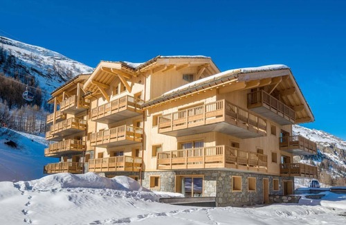 Les Boisses Apartment | 50m from ski slopes, 6th floor, fitness, swimming pool, sauna, hammam, balcony, tv, ski locker