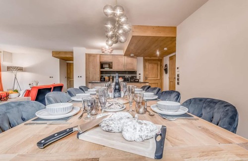 Les Boisses Apartment | 50m from ski slopes, 6th floor, fitness, swimming pool, sauna, hammam, balcony, fireplace or stove