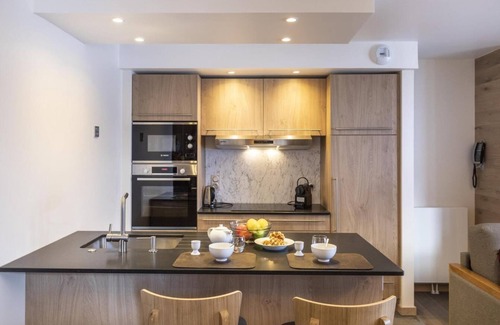 Lanslevillard Apartment | 50m from ski slopes, fitness, swimming pool, sauna, hammam, balcony, tv, ski locker, 45m², Val Cenis
