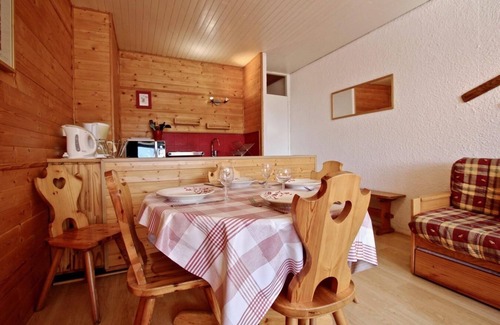 Chamrousse Apartment | 50m from ski slopes, 1st floor, balcony, tv, ski locker, 29m², Chamrousse