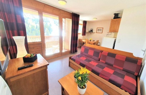 Saint-Etienne-en-Devoluy Apartment | 50m from ski slopes, 5th floor, view mountain, balcony, tv, ski locker, 40m², Superdévoluy