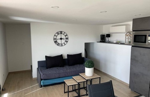 Molini Apartment | 50m2 garden level, 400 m from Agosta beach
