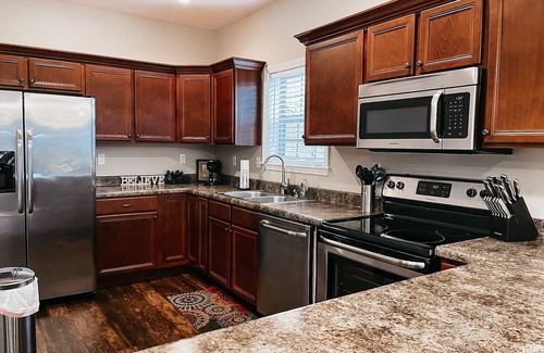 Indian Point Condo | 51-01 Comfortable ~ Spacious ~ Heated Indoor Pool