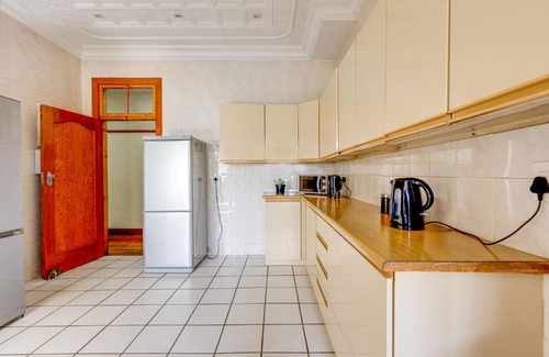 Greater Johannesburg Metropolitan Area Apartment | 51 on York Unit 13 with SHARED bathroom