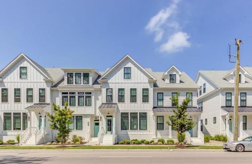 Northeast Virginia Beach House | 517 The Southend Pier House