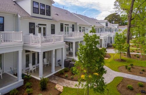 Northeast Virginia Beach House | 517 The Southend Pier House