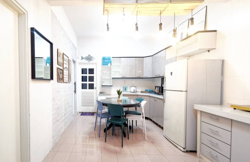 Tanjung Bungah House | 527 BeachHouse @ 5 bedroom -3min walk to the beach