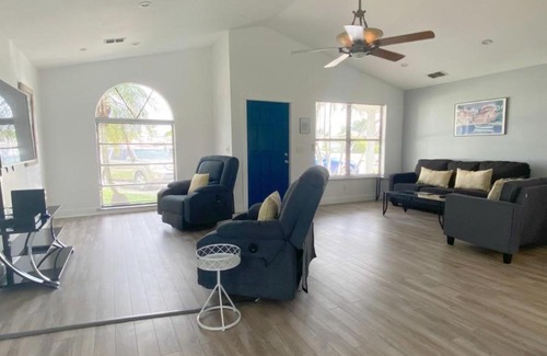 Mid Island House | 5310 Williams Drive - Beach home on canal!
