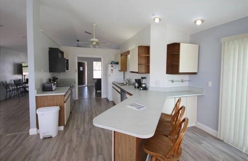 Mid Island House | 5310 Williams Drive - Beach home on canal!