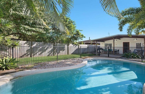 Moffat Beach House | 54 Bryce St Moffat Beach QLD