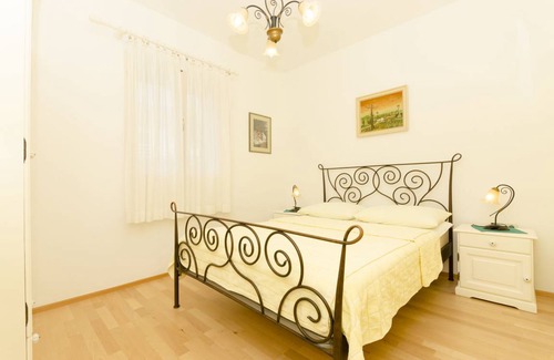 Bol Apartment | 55 m² Apartment ∙ 2 bedrooms ∙ 5 guests
