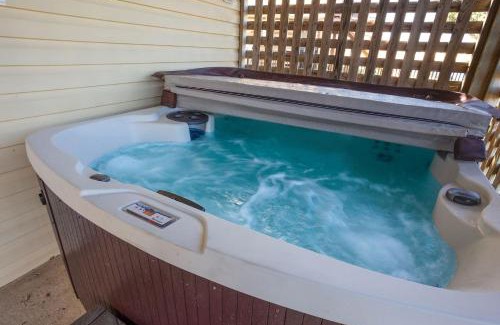 Colington Harbour House | 5511 Outer Banks Escape Canalfront