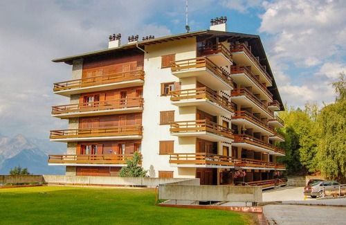 Saint-Pierre-de-Clages Apartment | 56 m² Apartment ∙ 1 bedroom ∙ 4 guests