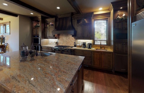 Sunriver House | 56748 Dancing Rock Loop | 6 BR/6.5 BA, Sleeps 14