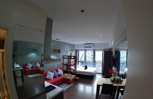 Downtown House | 56th Floor - Makati View - Knightsbridge Residences