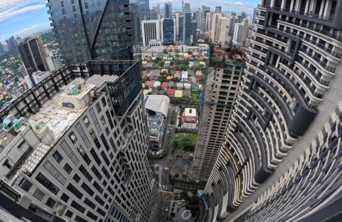 Downtown House | 56th Floor - Makati View - Knightsbridge Residences