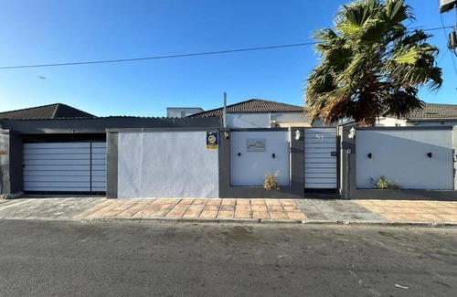 Parow Apartment | 57 On Wynne- FAMILY UNIT 1