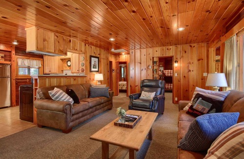 North Wawona Cabin | (57) The Williams Cabin at The Redwoods In Yosemite
