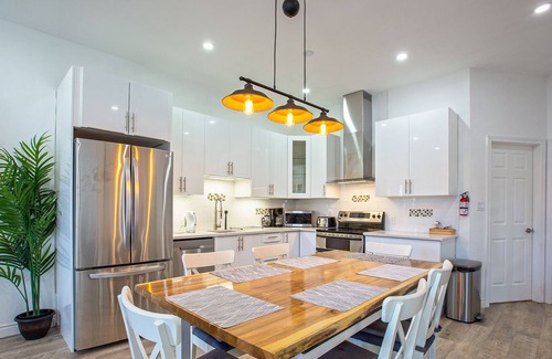 Cote-Saint-Paul Apartment | 5705-Modern 2 BD / fully equipped, near DT MTL