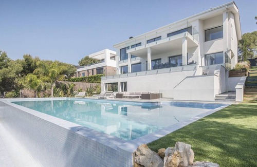 Tamarit Villa | 589 m² Villa ∙ 4 bedrooms ∙ 8 guests