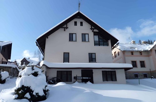 Svoboda nad Upou Apartment | 59 m² Apartment ∙ 2 bedrooms ∙ 8 guests
