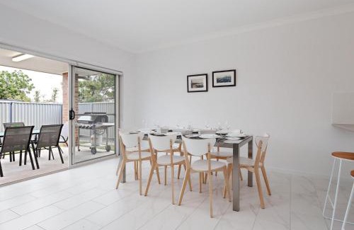Fingal Bay House | 5b Bent Street large house with ducted air con foxtel and wifi