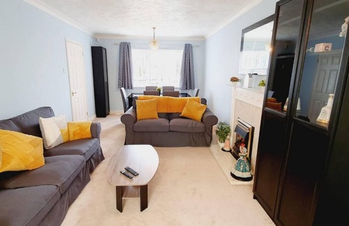 Clacton-on-Sea House | 5BD Staycation Amazing Sea view Clacton-on-Sea