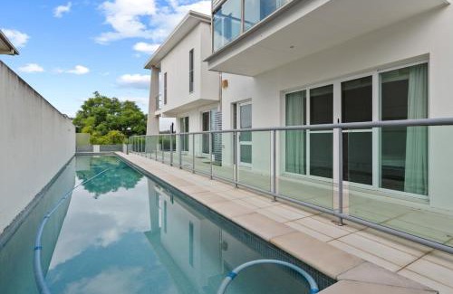 Eight Mile Plains House | 5Beds Luxu Home with Pool and AC Conveniently Located