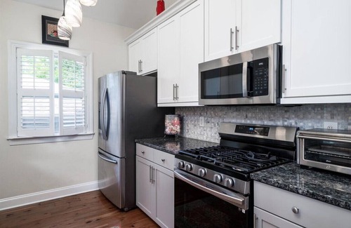 Scanlonville House | 5br/4bath | POOL-Firepit-Porch-Outdoor Hot Shower | OneLevel Lush Tropical Oasis