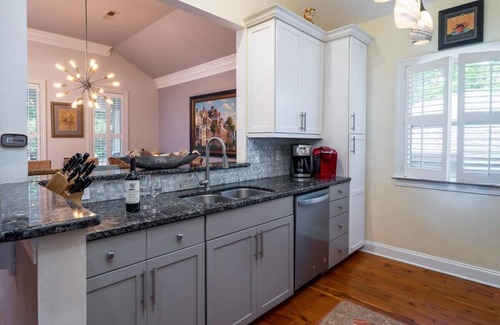 Scanlonville House | 5br/4bath | POOL-Firepit-Porch-Outdoor Hot Shower | OneLevel Lush Tropical Oasis