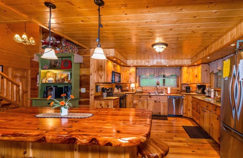 Nashville Cabin | 5BR, 5.5BA log cabin