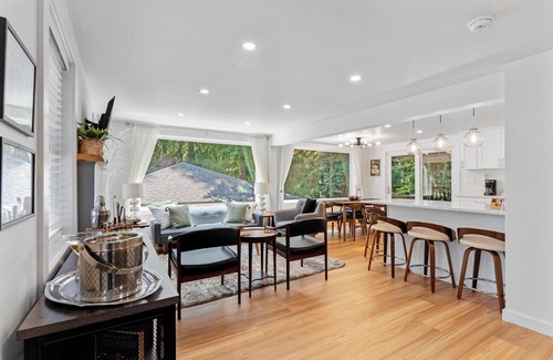 Victory Heights House | 5BR Family Retreat @ Private Creek w/Yoga & Forest Bathing, Firepit BBQs Games