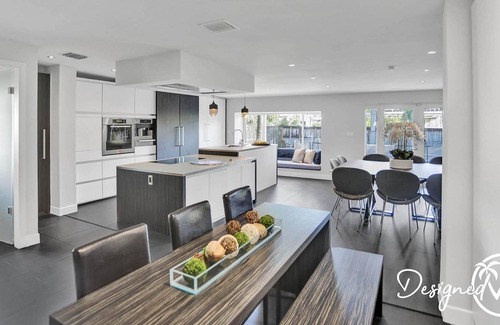 Royal Poinciana House | 5BR Fun Zone: Pool, Rooftop, Games & Beach Nearby!