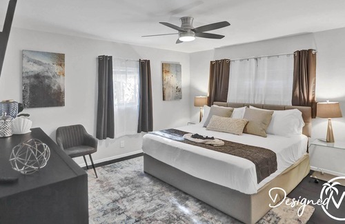 Royal Poinciana House | 5BR Fun Zone: Pool, Rooftop, Games & Beach Nearby!