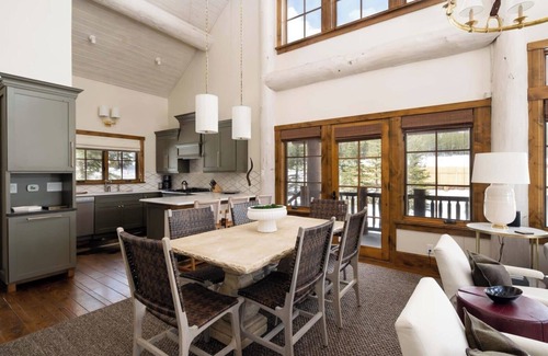 Spanish Peaks Cabin | 5BR Luxury Cabin with Private Hot Tub & Direct Ski Access