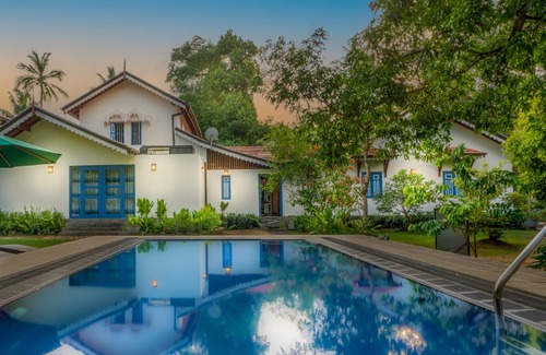 Unawatuna Villa | 5BR luxury colonial style villa with pool + garden + cook @theBlues