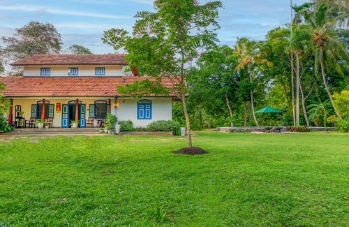 Unawatuna Villa | 5BR luxury colonial style villa with pool + garden + cook @theBlues