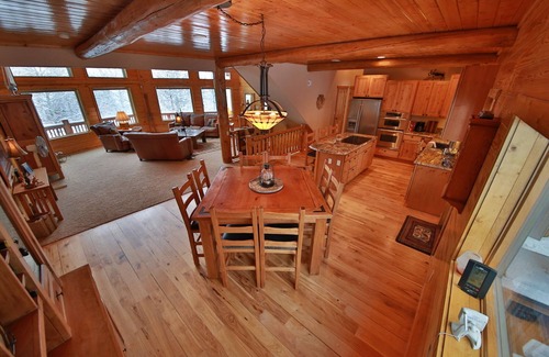 Innsbruck Val Moritz House | 5BR Luxury Mountain Home: Large Hot Tub, 3 Living areas, 3 Master Suites
