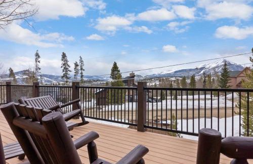 Wildernest House | 5BR Mountain Retreat with Hot Tub and Sauna
