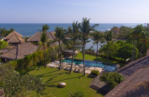 Munggu Villa | 5BR Ocean View Villa Mary w/Canggu Beach Access