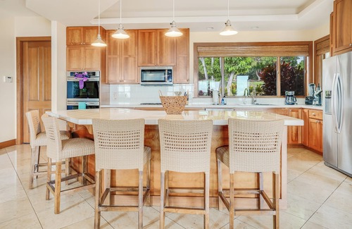 Historic Lahaina Front Street House | 5BR Oceanview Estate | Private Pool + Detached Cottage