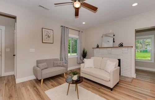 Charlotte House | 5BR Retreat With Hot Tub - Near Uptown & Airport!