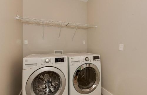 Charlotte House | 5BR Retreat With Hot Tub - Near Uptown & Airport!