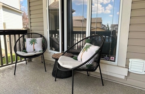 Sherwood Park House | 5k sq. ft/sleeps 20/king/Qn Airbed/Jacuzzi/Gazebo
