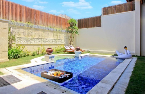 Batubelig Villa | 5Min WALK TO Beach-PRIVATE POOL UMA LIMA 3BR VILLA