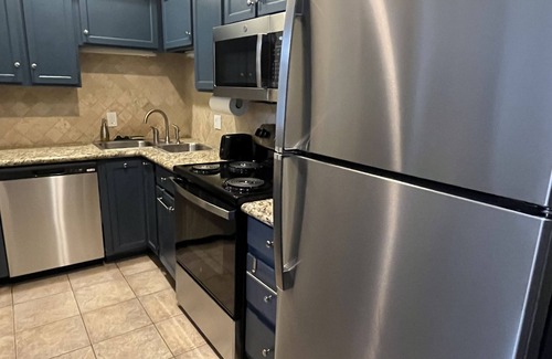 Astrodome Condo | *5mins from NRG Stadium* Cozy 2 BDRM Condo/5mins away from Med Cntr