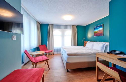 Central Interlaken Hotel | 5th Floor Basic Rooms - shared bathrooms