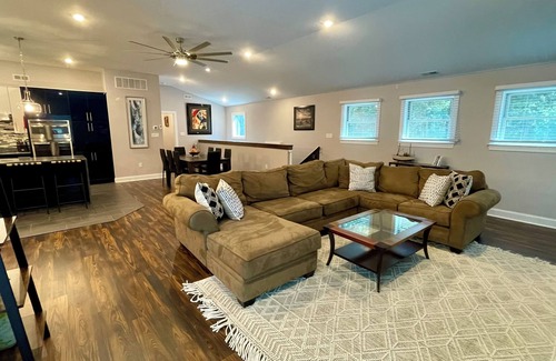 Cape May Court House House | 6,000 Sq.ft. 18 Guests, 7-Bed, 6-Bath, Pool, Spa, Outdoor Kitchen, Garden, WIFI.