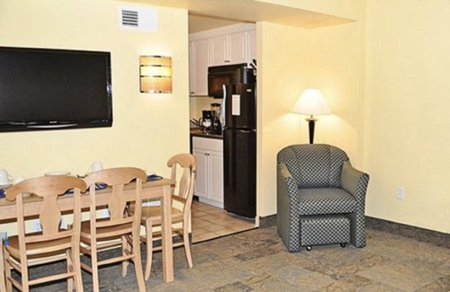 Northeast Virginia Beach Hotel | 6/24 - 7/1 Ocean Key Resort - Virginia Beach
