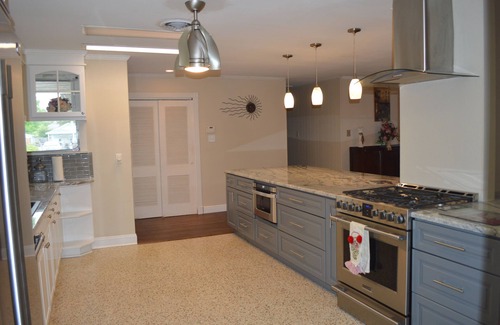 Bonnabel Place House | 6.4 miles to N.O. Superdome FrenchQuarter 5 BR 2 1/2 BA Sleeps 10 n
